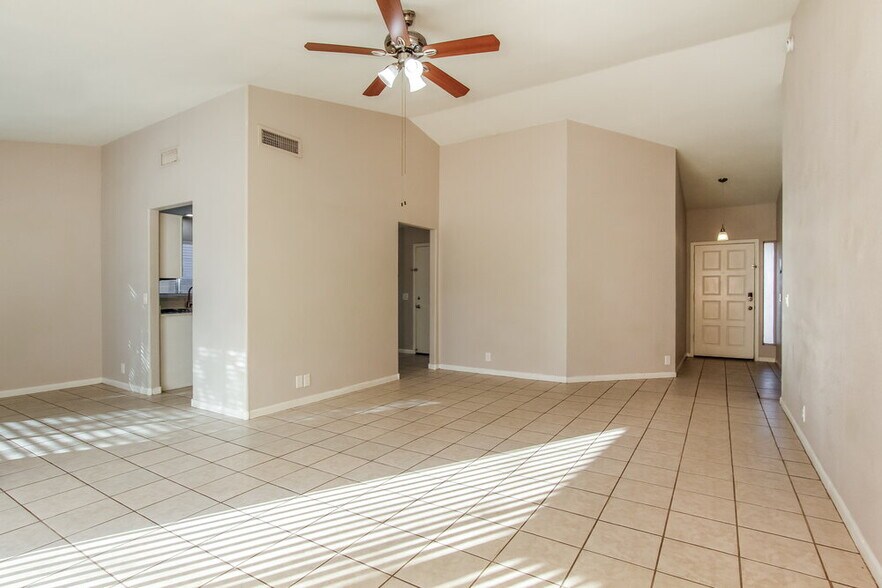 Building Photo - 6157 N 87th Ln