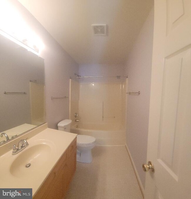 Building Photo - 10105 Cotter Ct