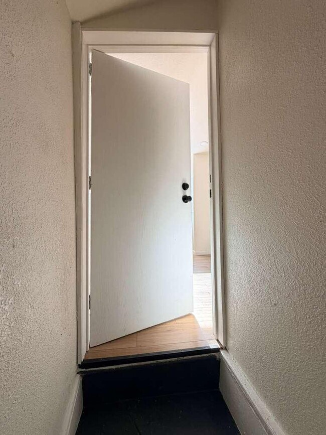 Building Photo - 653A W Bruce St - ?? EKO Homes | 2Bed, 1bath
