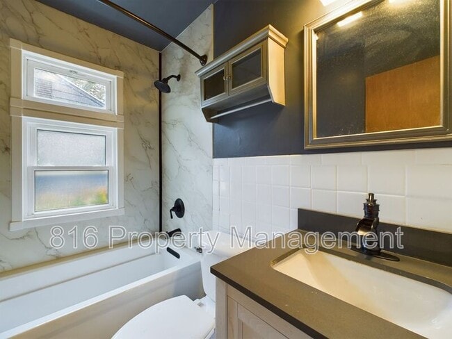 Building Photo - 1323 Meadow Lake Terrace