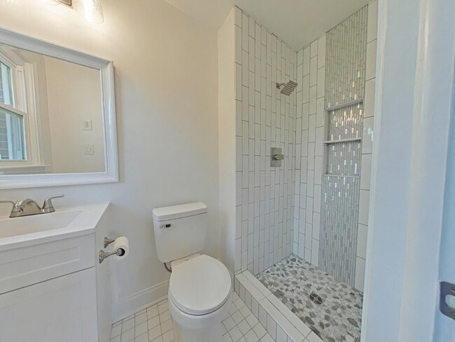 Building Photo - 117 Deerwood Dr