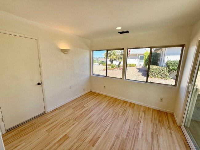 Building Photo - Bright & Spacious 2BR Home in Desirable 55+ Seven Oaks Community