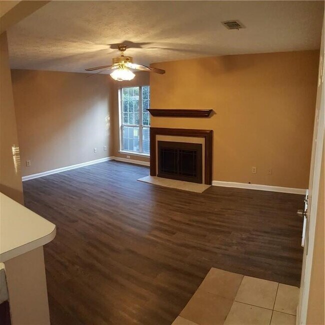 Building Photo - 818 Wuthering Way