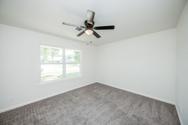 Building Photo - 5221 Libbey Dr