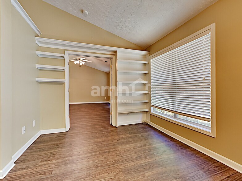 Building Photo - 3301 Freedom Landing NW