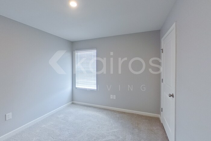 Building Photo - 280 Laurel Springs Dr