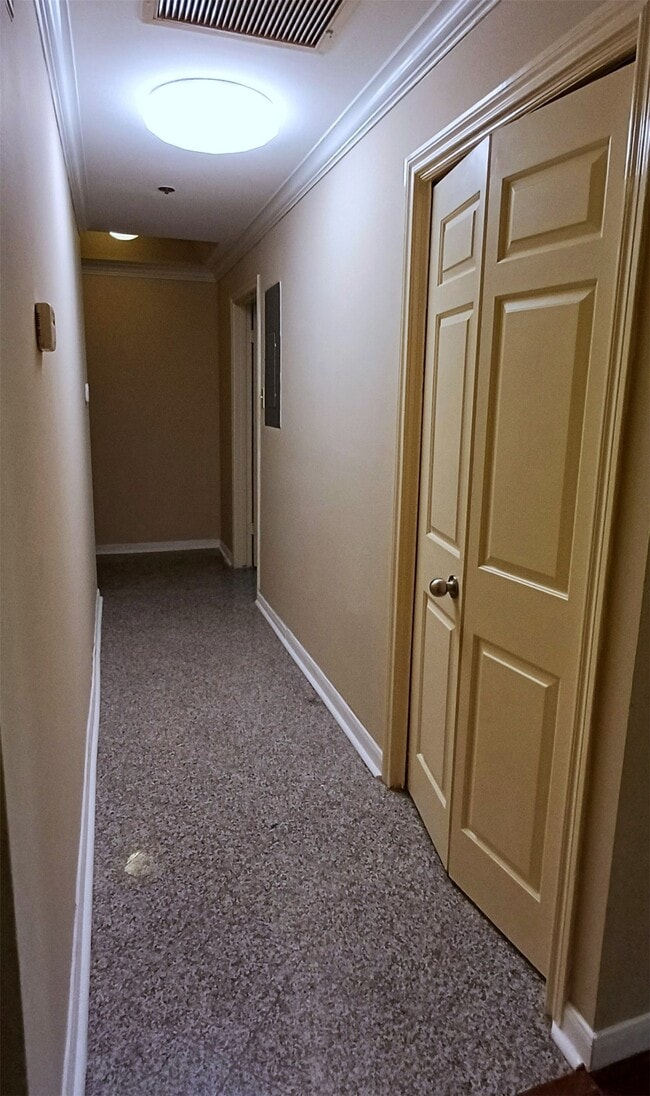 Building Photo - 3350 McCue Rd