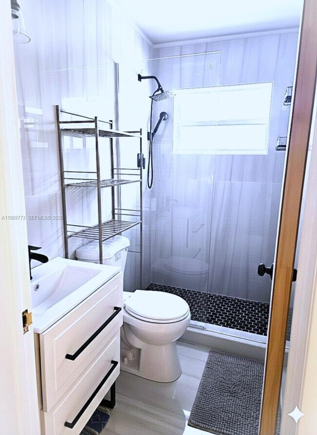 Building Photo - 1832 Rodman St