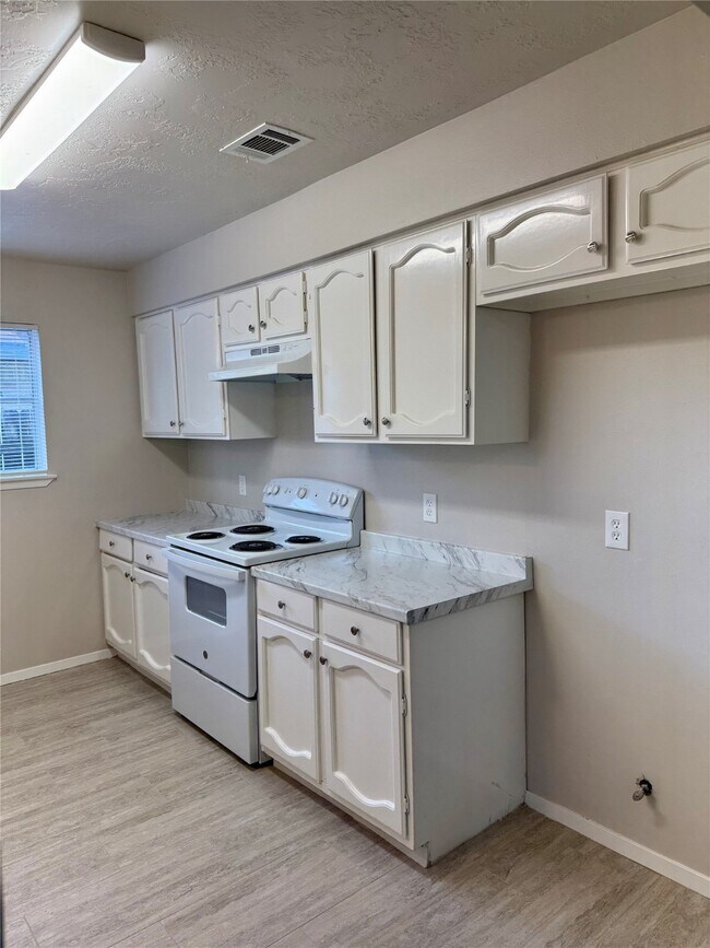 Building Photo - 3507 Almondwood Dr