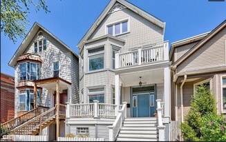 Building Photo - 1040 W Newport Ave