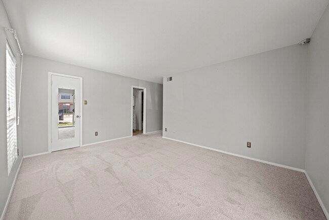 Building Photo - 14555 Wunderlich Dr