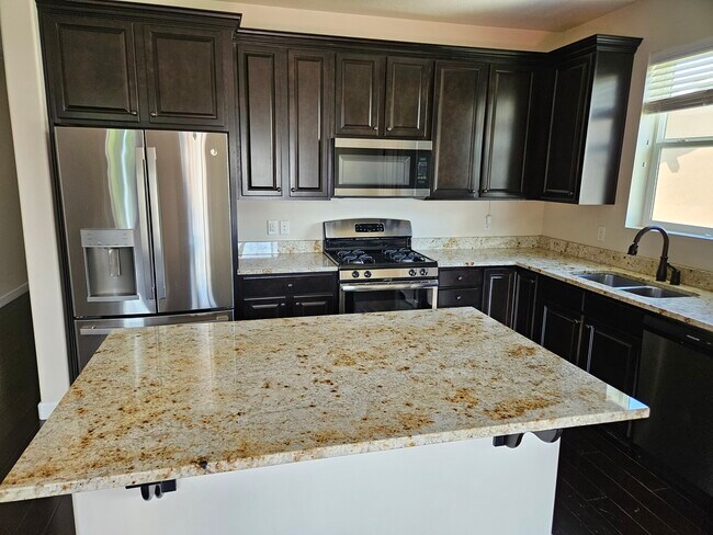 Building Photo - 571 S 360 East Cir