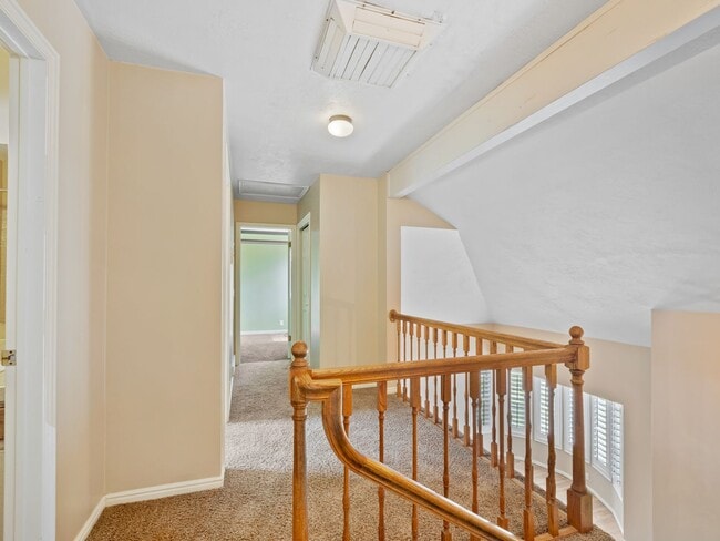 Building Photo - Spacious 5-Bedroom Home for Rent in Sandy, UT