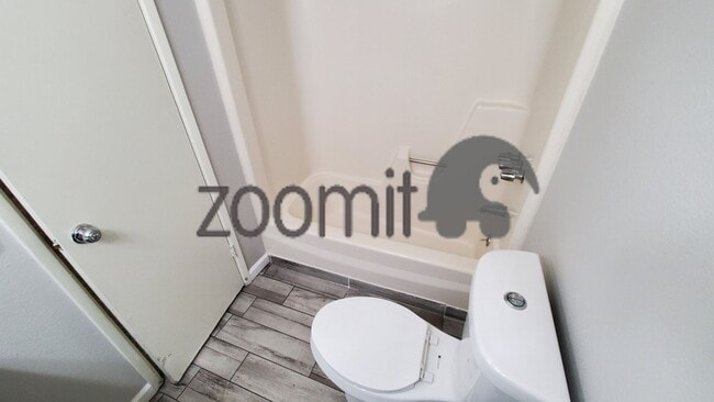 Building Photo - COOMING SOON! Beautifully upgraded house located in the vibrant city of Tempe, AZ