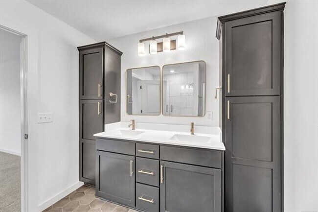 Building Photo - Stunning 4 Bed 3 Bath Broken Arrow Gem