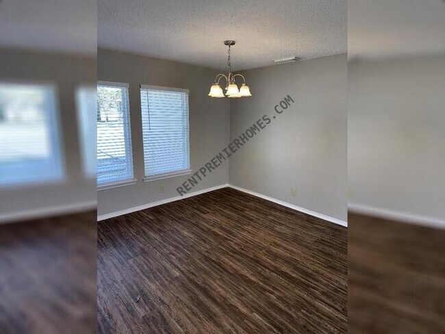 Building Photo - 13019 Woller Creek