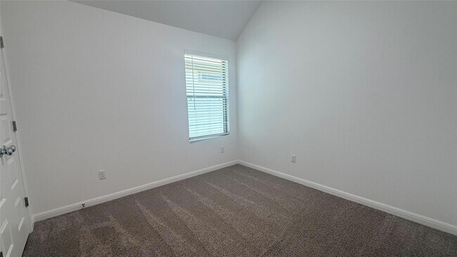 Building Photo - 176 Hornet St