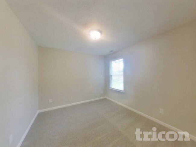 Building Photo - 143 Edgefield Ct