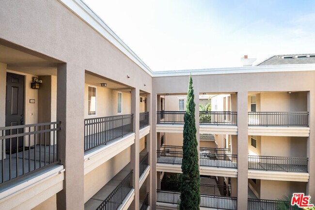 Building Photo - 13075 Pacific Promenade