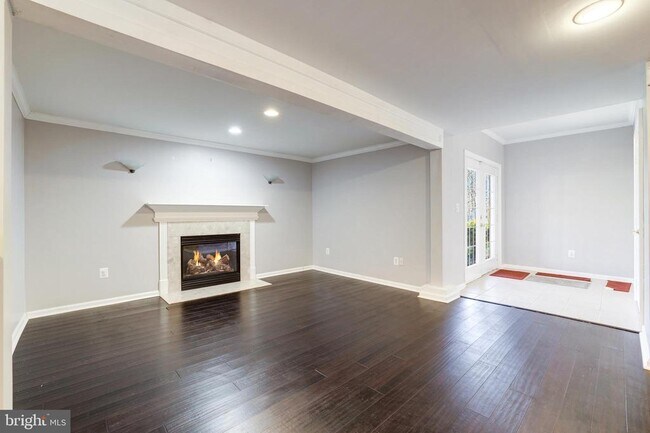 Building Photo - 43258 Meadowood Ct