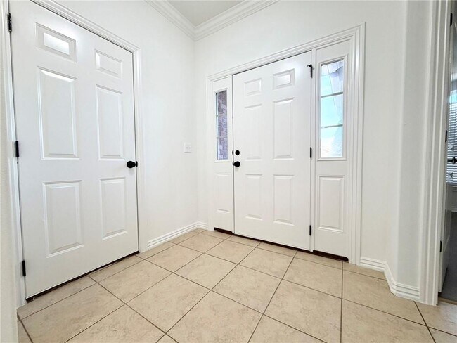 Building Photo - 2912 S D Pl