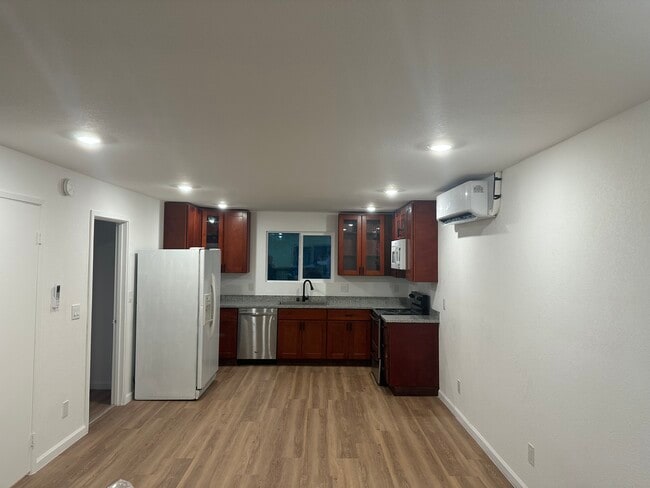 Building Photo - Phillips Lane