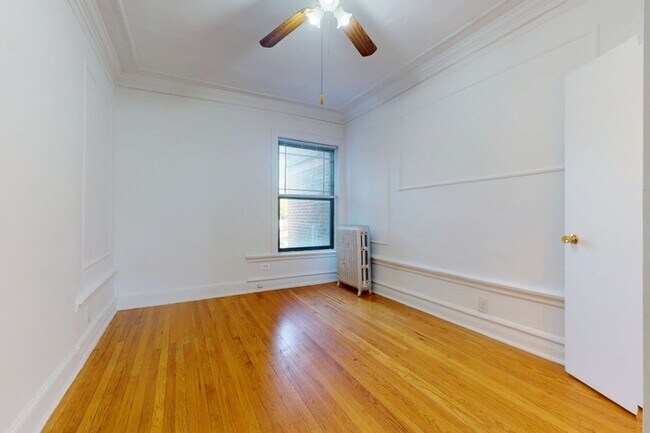 Floorplan - 5300-5308 S. Greenwood Avenue