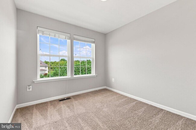 Building Photo - 25678 Pleasant Valley Rd