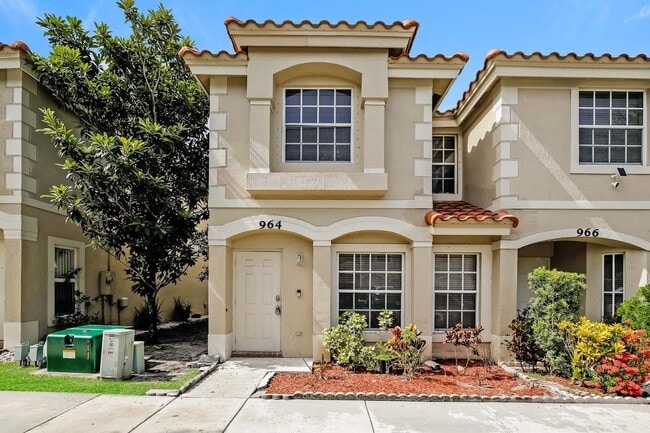Building Photo - 964 Summit Lake Dr