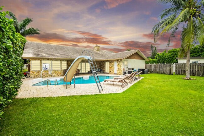 Building Photo - 1006 SE 6th St