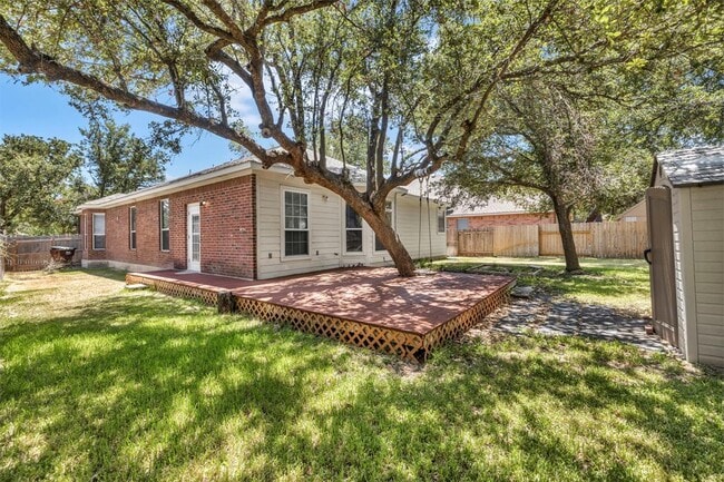 Building Photo - 3748 Pine Needle Cir