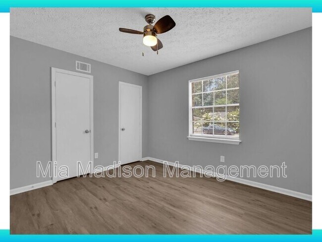 Building Photo - 111 E Mell St