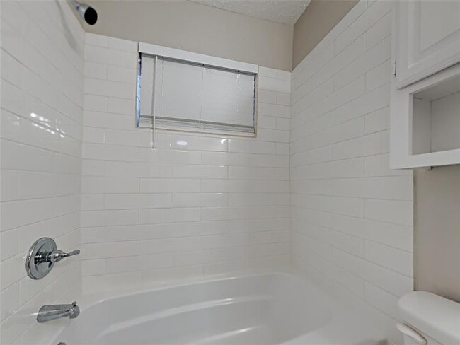 Building Photo - 24031 Griffin House Ln