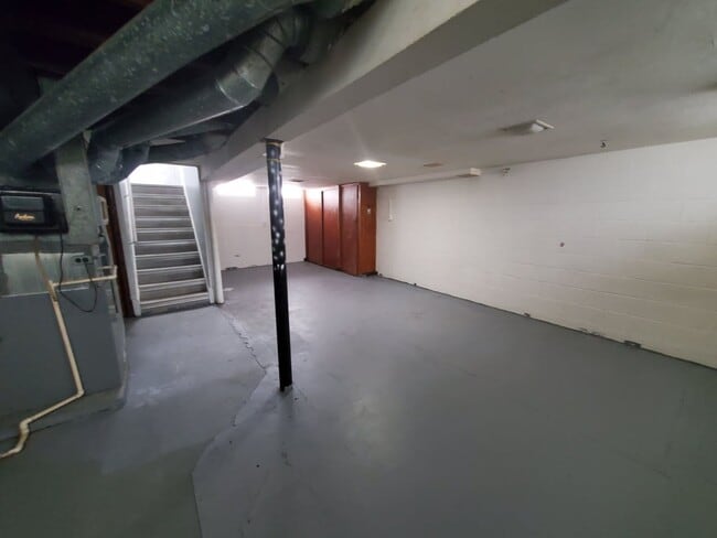 Building Photo - 16108 Edgewood Ave