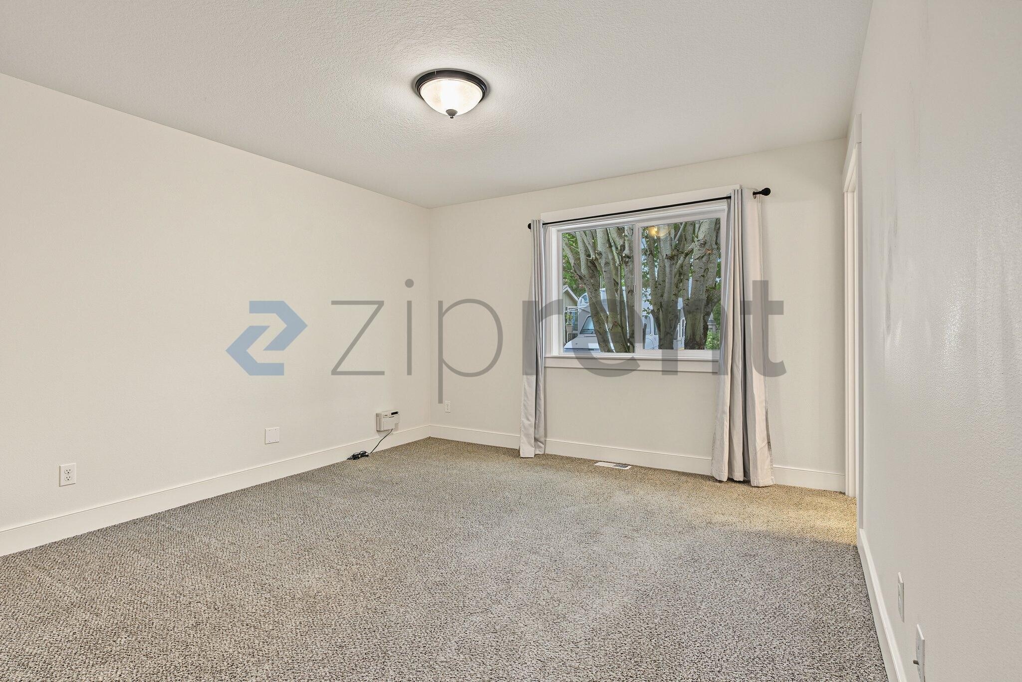 Building Photo - Unit