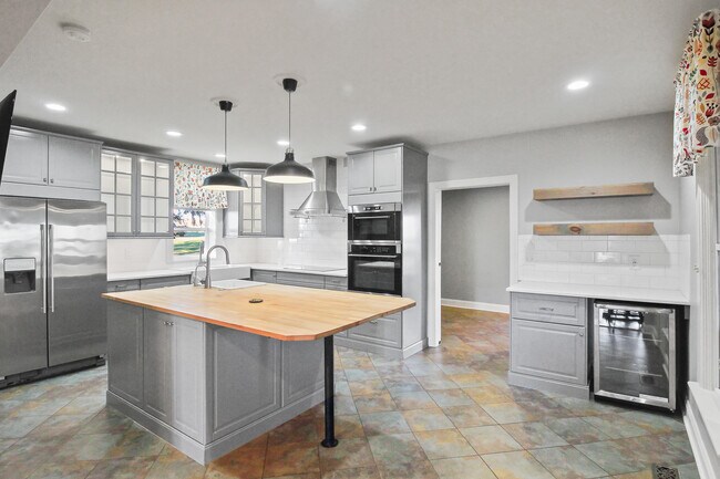 Building Photo - W5838 County Rd A