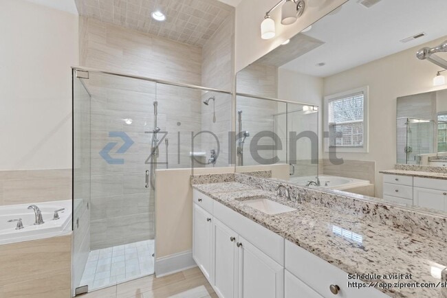 Building Photo - 1025 N Sharon Amity Rd