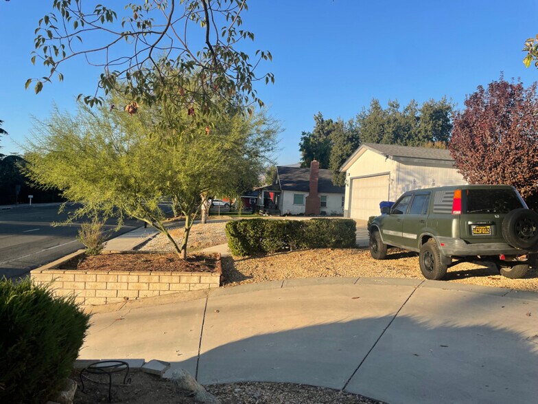 Building Photo - 11921 Bryant St