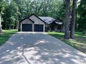 Building Photo - 206 Bridgewood Dr