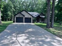 Building Photo - 206 Bridgewood Dr