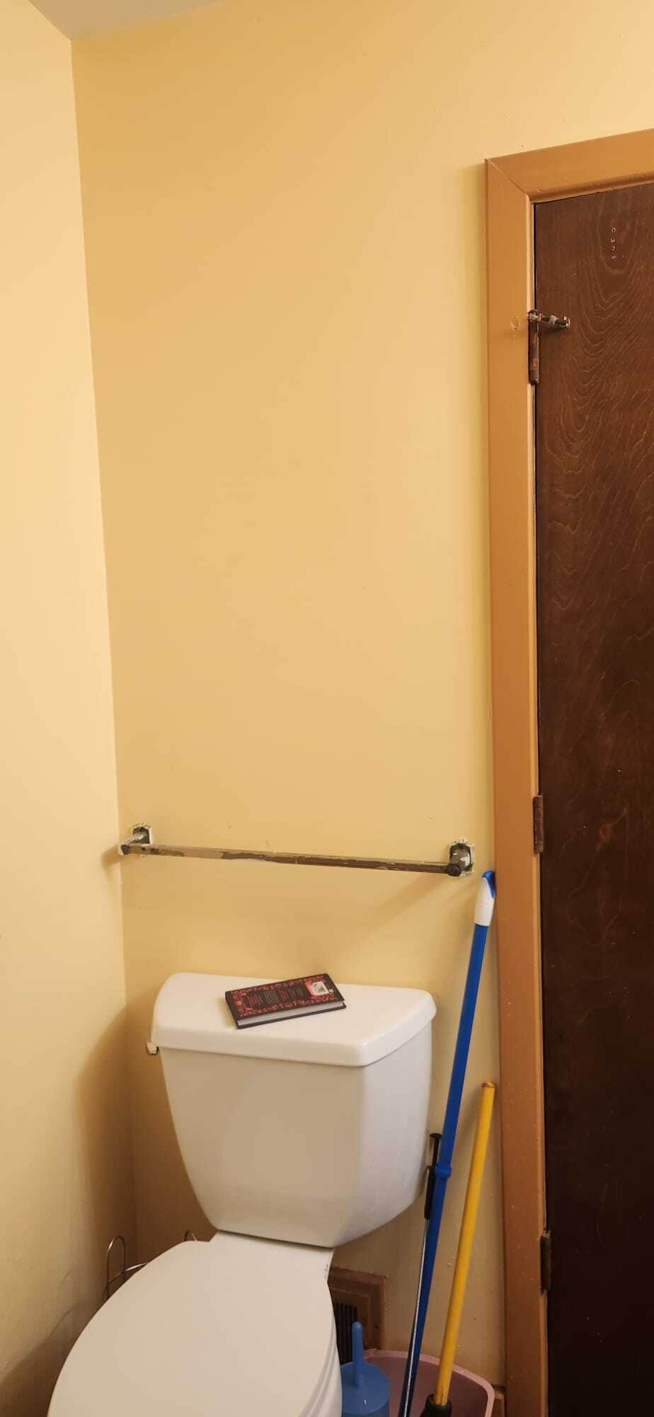 Shared Bathroom toilet2 - 2116 Thaler Ave