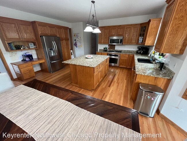 Building Photo - 5 br, 3.5 bath House - 7 W Sandstone Ct