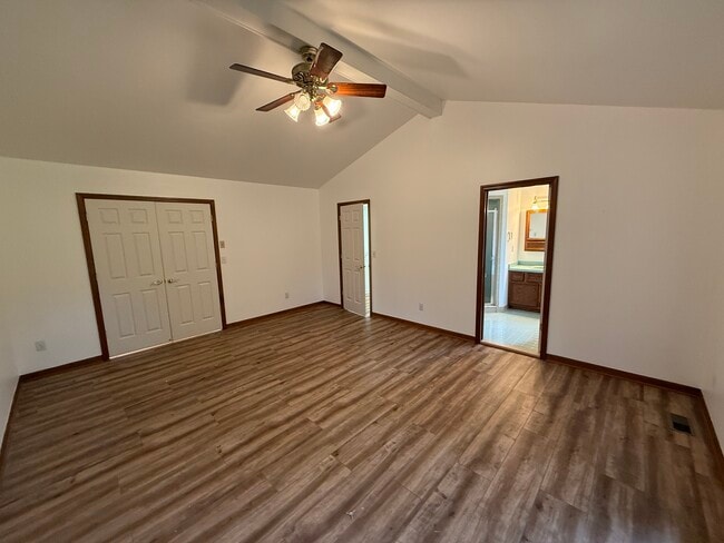 Building Photo - 2915 Chippewa Dr