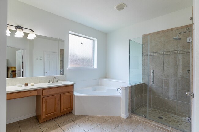 Building Photo - 23814 Seventh Heaven