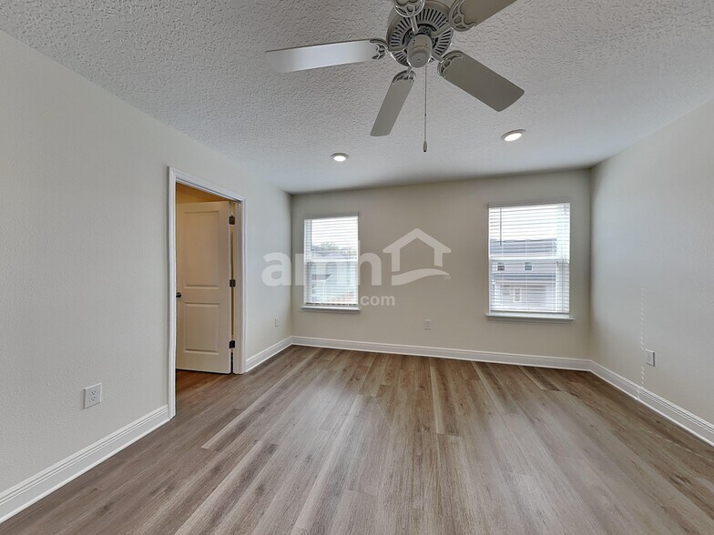 Building Photo - 4759 Tributary Ln