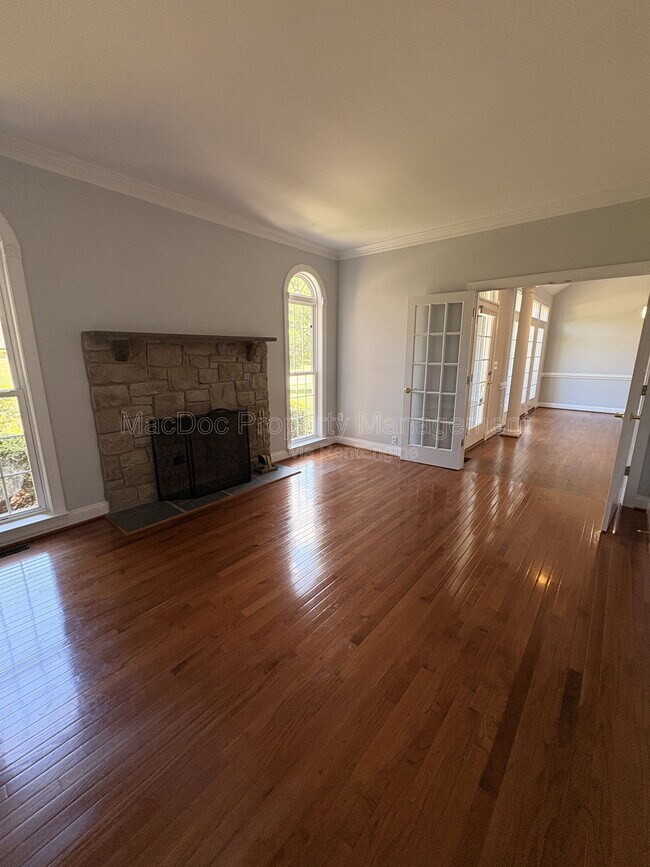 Building Photo - 10802 Cedar Creek Dr