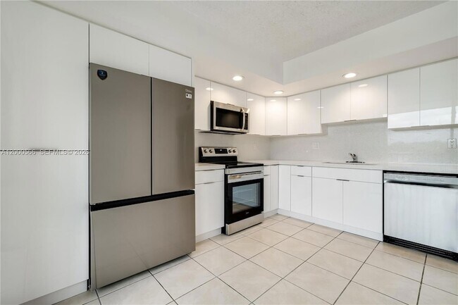 Building Photo - 8520 SW 133rd Avenue Rd