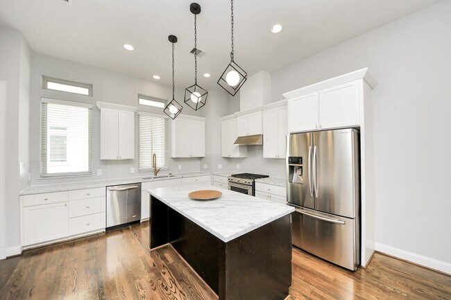 Building Photo - 1265A Bonner St