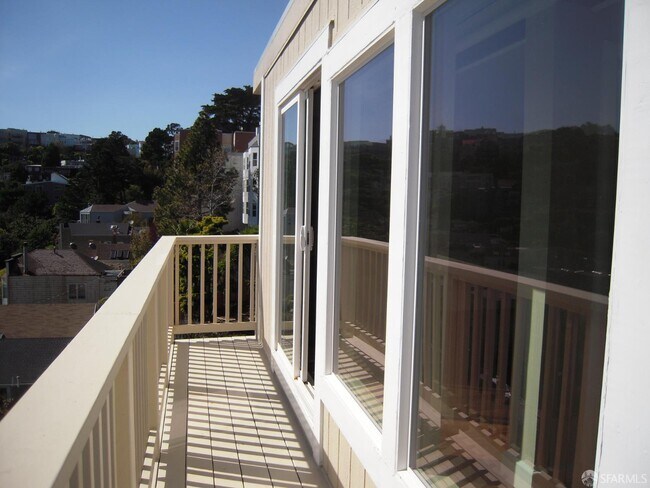 Building Photo - 168 Museum Way