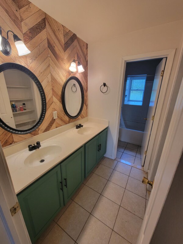 Building Photo - 10 Adriana Ct